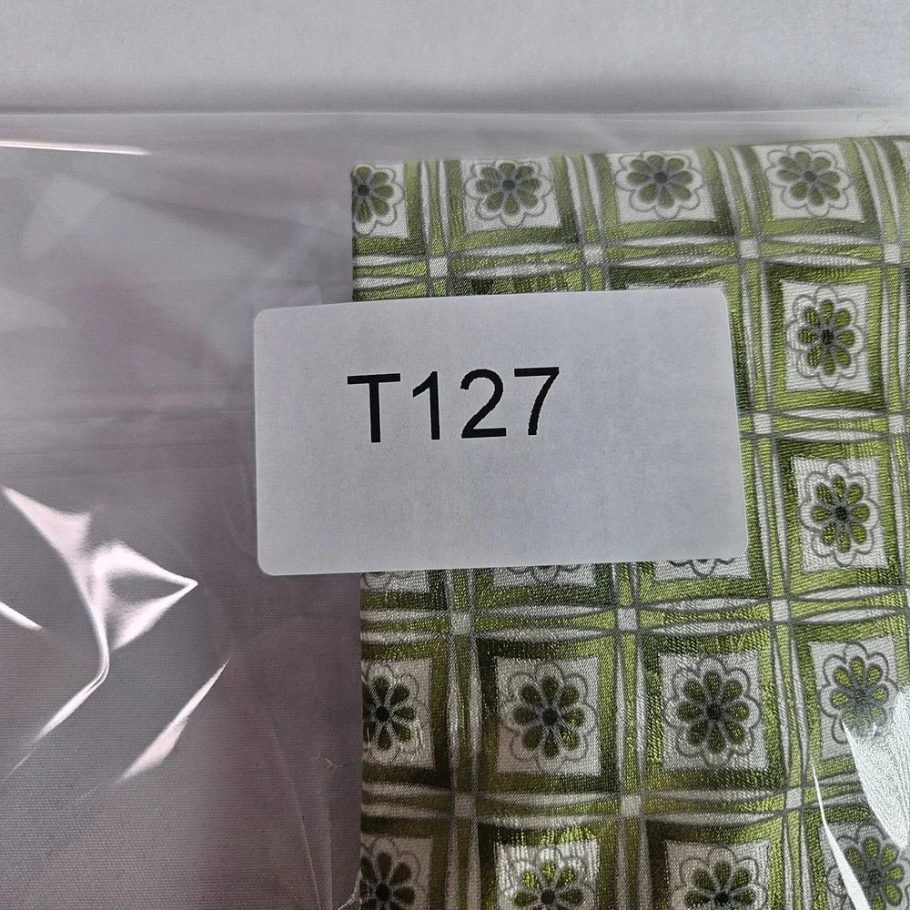 New Geoffrey Beene 100%‎ Silk Hand Made Tie Geometric Green 3.75
